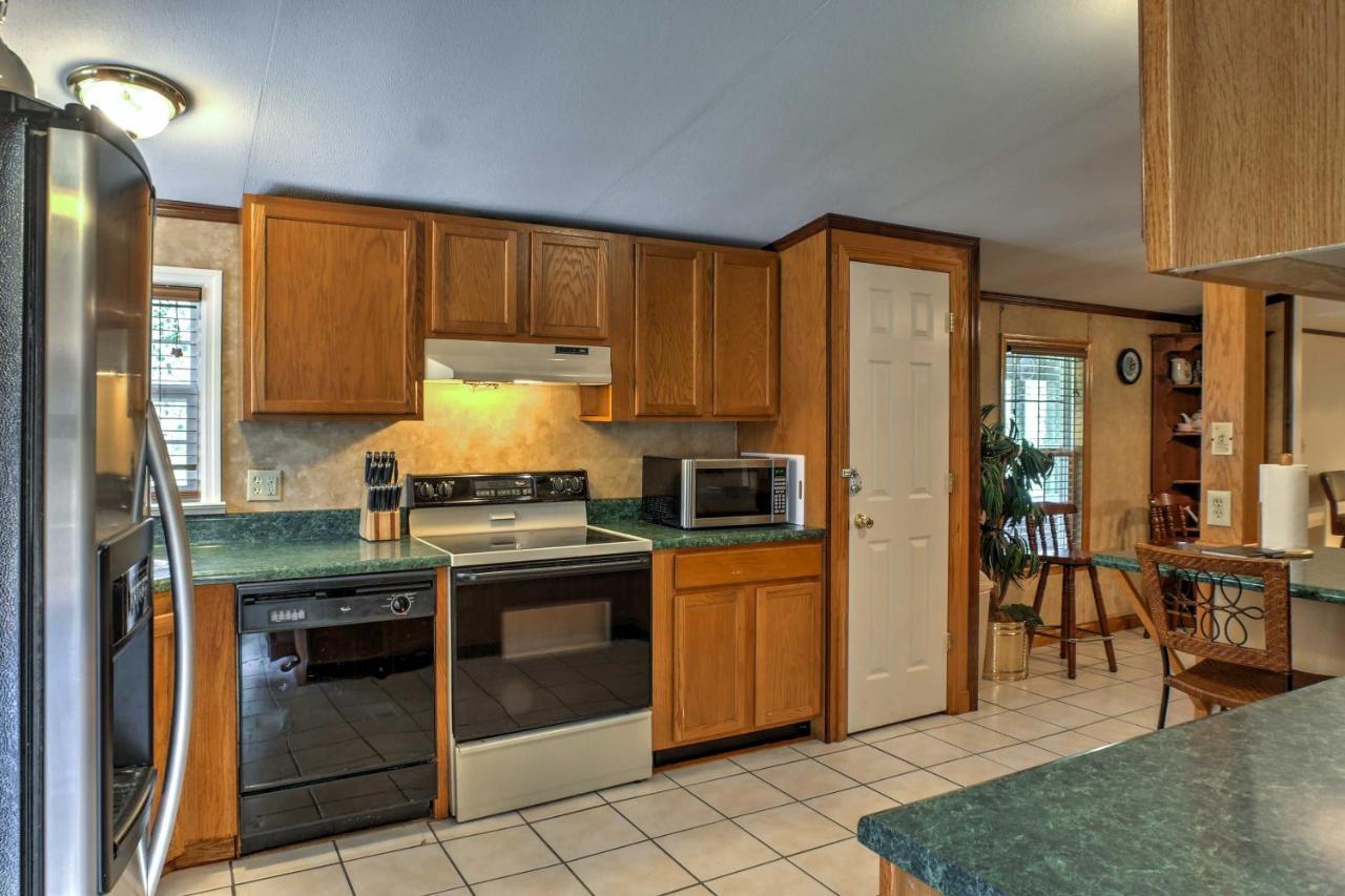 Ooltewah Cabin With Grill, Pool Table And Porch! Luaran gambar